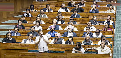 அரசமைப்பை பாதுகாப்பேன் என பாஜக சொல்வது சாவர்க்கரை அவமதிப்பதாகும்: ராகுல் 