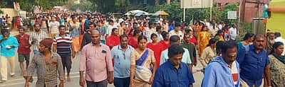 காா்த்திகை மாத பௌா்ணமி: திருவண்ணாமலையில் திரளான பக்தா்கள் கிரிவலம்