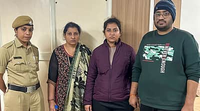 நாட்டை உலுக்கிய தற்கொலை வழக்கு: மனைவி உள்பட 3 பேர் கைது!