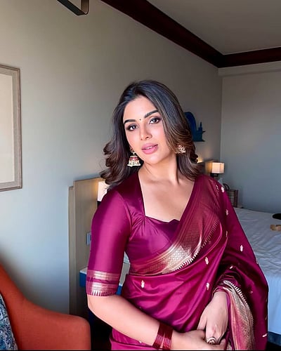 கேளாய் பூ மனமே... சம்யுக்தா மேனன்!