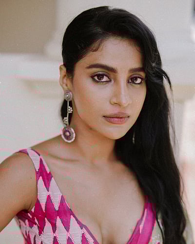 கண் வரைந்த ஓவியமோ... அய்ரா கிருஷ்ணா!