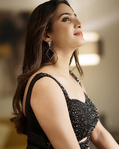 உள்ளம் கேட்குமே.. 
அதிதி ரவி!