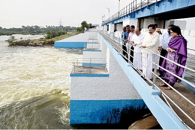 மக்களுக்கு விழிப்புணா்வு இருந்தால்தான் நீா்நிலைகளை பாதுகாக்க முடியும்: அமைச்சா் துரைமுருகன்