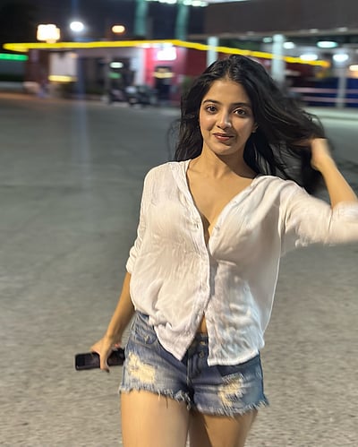 பாங்காக்கில்... குஷி துபே!