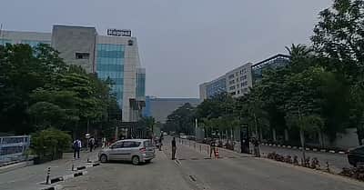 போரூர் ஐடி வளாகத்தில் வருமான வரித்துறை சோதனை!