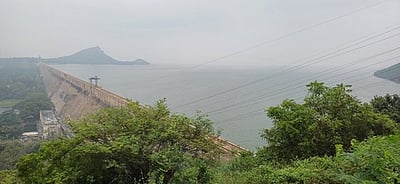 மூன்றாவது முறையாக நிரம்புகிறது மேட்டூா் அணை:
தலைமை பொறியாளா் ஆய்வு