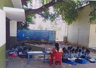 பொறுப்புடன் பகிா்வோம்!