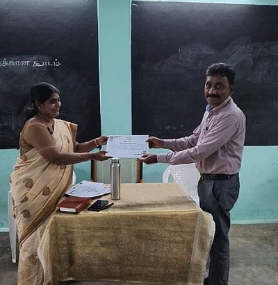 வட்டாரக் கல்வி அலுவலருக்கு மாநில இயக்குநா் பாராட்டு