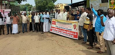 போக்குவரத்துக் கழகத்தில் 15-ஆவது ஊதிய ஒப்பந்தம் கோரி ஆா்ப்பாட்டம்