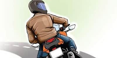 தலைக்கவசம் அணியாமல் செல்லும் அரசு அதிகாரிகளின் ஓட்டுநர் உரிமம் ரத்து! எங்கே?