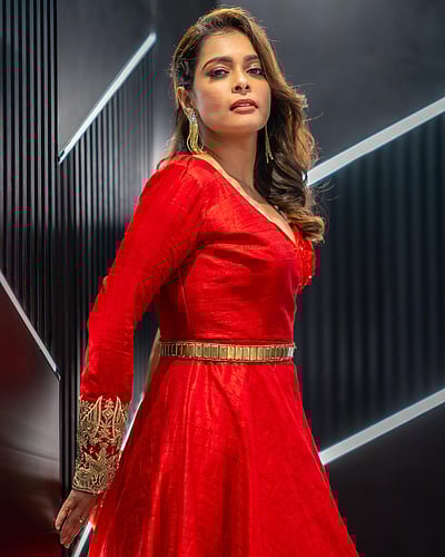 இவள் யாரோ யாரோ தெரியாதே.. கிகி விஜய்!