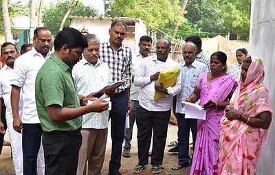 நவலூா் குட்டப்பட்டில் ‘உங்களைத் தேடி உங்கள் ஊரில்’ திட்ட முகாம் தொடக்கம்