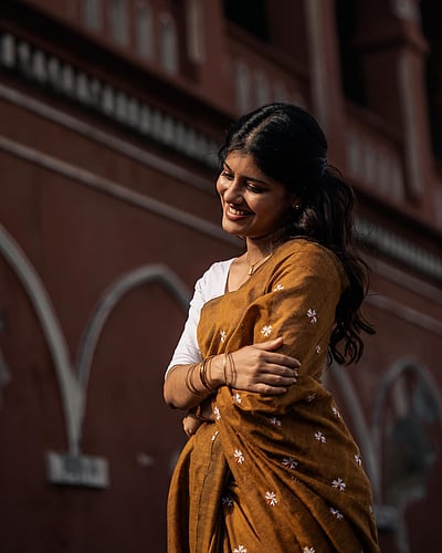 நினைவின் மயக்கத்தில்... மோனிஷா பிளெஸ்ஸி!