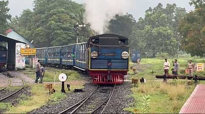 5 நாள்களுக்கு பின் உதகை-மேட்டுப்பாளையம் மலை ரயில் போக்குவரத்து தொடக்கம்