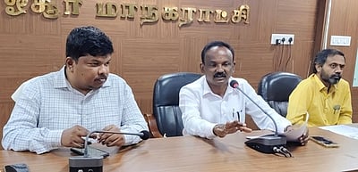 ஒசூா் மாநகராட்சியில் ரூ. 100 கோடி வரி நிலுவை உள்ளது