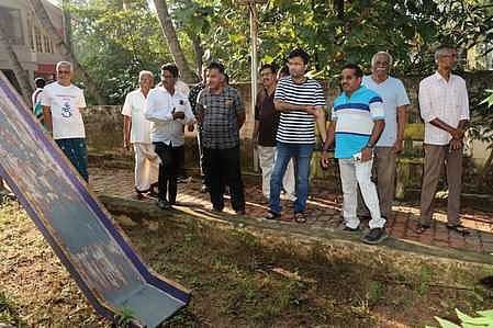 நாகா்கோவிலில் நீச்சல்குளத்தை ஆய்வு செய்த மேயா் ரெ. மகேஷ்