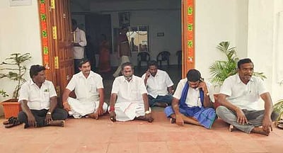 கடலூரில் ஒன்றியக்குழு உறுப்பினா்கள் தா்னா