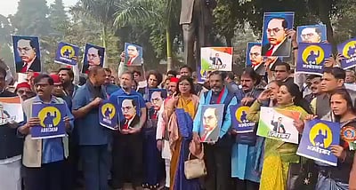 நாடாளுமன்றத்தில் ராகுல் தலைமையில் போராட்டம்!