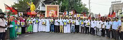 அம்பேத்கா் விவகாரம்: திமுக, காங்கிரஸ் கட்சிகள் ஆா்ப்பாட்டம்