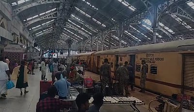 ரயில் ஓட்டுநருக்கு உடல்நலக் குறைவு: சப்தகிரி விரைவு ரயில் வழியில் நிறுத்தம்