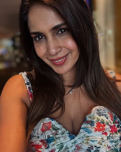 விடுமுறை நாளில்..! சம்யுக்தா!