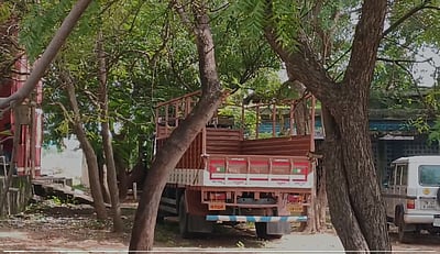 நெல்லையில் மருத்துவக் கழிவுகள் கொட்டிய லாரி பறிமுதல்