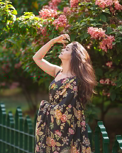 அலைபாயும் கூந்தலோடு.. சைத்ரா ரெட்டி!