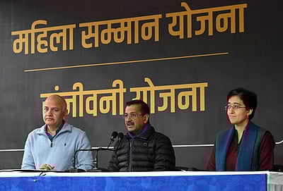 கேஜரிவால், அதிஷி தொடர்ந்து பின்னடைவு! மணீஷ் சிசோடியா முன்னிலை!