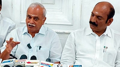 புதுவை பேரவைத் தலைவா் மீதான நம்பிக்கையில்லா தீா்மானத்தை காங்கிரஸ் ஆதரிக்கும்: வெ.வைத்திலிங்கம் எம்.பி.