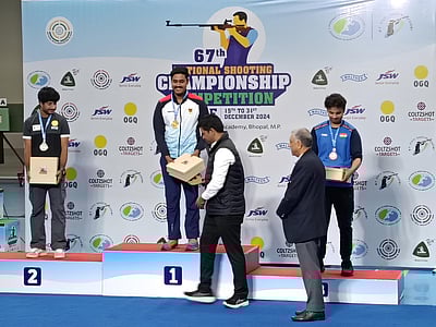 தேசிய துப்பாக்கி சுடுதல்: சாஹு துஷாா் மனே சாம்பியன்