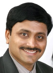 இந்திய செயற்கை பல்லியல் கழகத்தின் புதிய தலைவராக வி.ஆனந்த்குமாா் தோ்வு