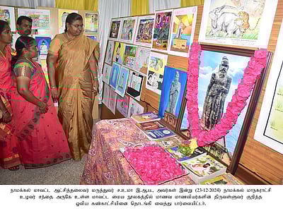 நாமக்கல்லில் திருவள்ளுவா் ஓவியக் கண்காட்சி: ஆட்சியா் தொடங்கி வைத்தாா்