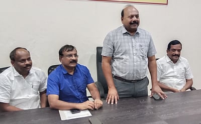 ஓமன் துறைமுகத்தில் முட்டைகளை விடுவிக்க உதவிய
மத்திய, மாநில அரசுகளுக்கு நன்றி