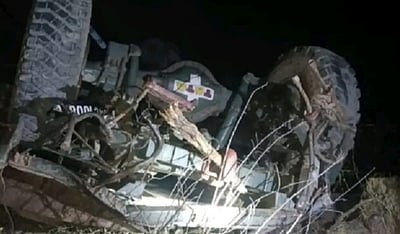 பள்ளத்தில் கவிழ்ந்த ராணுவ வாகனம்: 5 வீரர்கள் பலி!