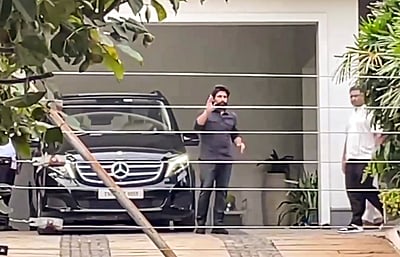 சிக்கட்பள்ளி காவல் நிலையத்தில் அல்லு அர்ஜுன் - புகைப்படங்கள்