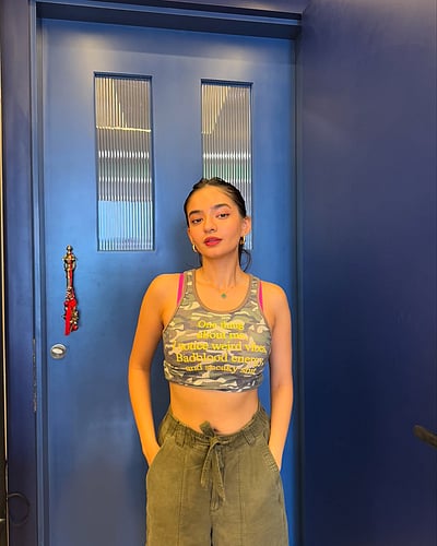 சின்னக் குயில்... அனுஷ்கா சென்!