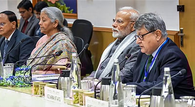 2025-26 மத்திய பட்ஜெட்-
பொருளாதார நிபுணா்களுடன் பிரதமா் மோடி ஆலோசனை