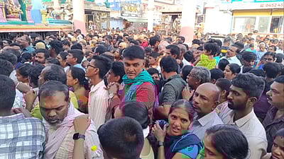 தொடா் விடுமுறை: பழனி கோயிலில் குவிந்த பக்தா்கள்