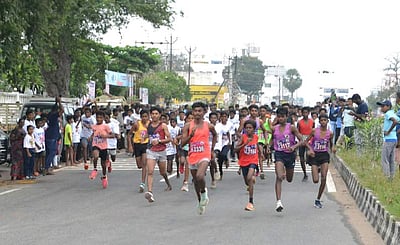 நாமக்கல்லில் உலக எய்ட்ஸ் தின விழிப்புணா்வு மாரத்தான் போட்டி