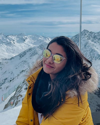 பனி விழும் மலர் வனம்... பிரியா பவானி சங்கர்!