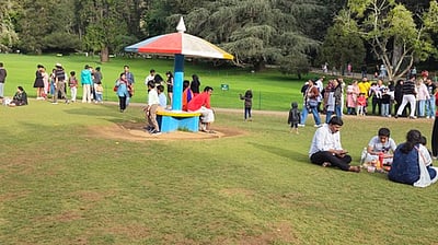 நீலகிரி செல்வோர் கவனத்துக்கு... திருப்பி அனுப்பப்படும் வாகனங்கள்!