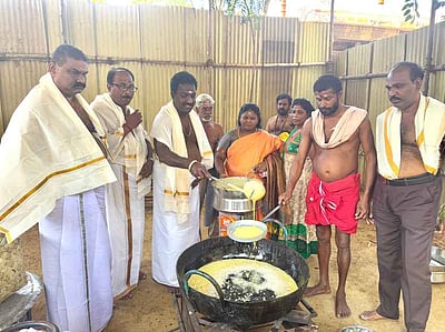 ஆஞ்சனேயா் ஜெயந்தி: சுசீந்திரம் கோயிலில் ஒரு லட்சம் லட்டுகள் தயாரிக்கும் பணி தொடக்கம்