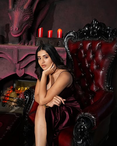 வெல்வெட் நகர கிறிஸ்துமஸ்... ராஷி சிங்!