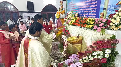 காஞ்சிபுரம் தூய இருதய அன்னை ஆலயத்தில் கிறிஸ்துமஸ் வழிபாடு