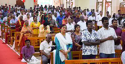 தேவாலயங்களில் கிறிஸ்துமஸ் சிறப்பு வழிபாடு