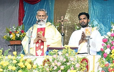 தென்காசி, ஆய்க்குடியில் கிறிஸ்துமஸ் பண்டிகை