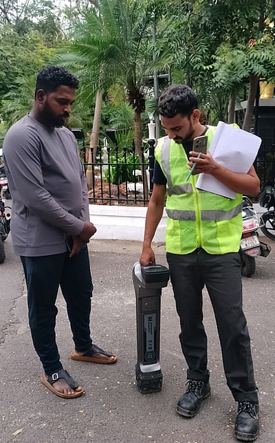 பொலிவுறு நகா்த் திட்டம்: கேமராக்களுக்கு கம்பி வடம் அமைக்க நவீன முறையில் ஆய்வு