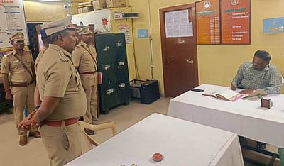 சிதம்பரம் ரயில்வே காவல் நிலையத்தில் டிஜிபி ஆய்வு