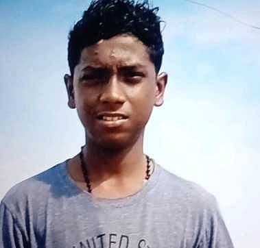 நாகா்கோவில் அருகே கடலில் மூழ்கிய மாணவா் பலி