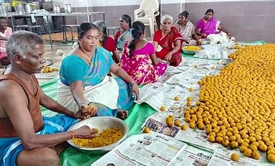 அனுமன் ஜெயந்தி: 75 ஆயிரம் லட்டுகள் தயாரிப்பு